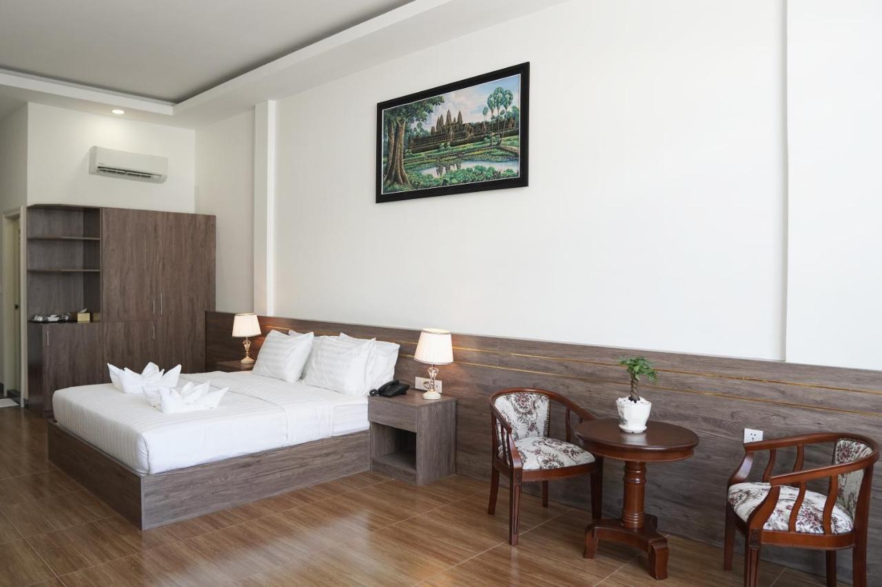 Apple Hotel Three - Near Pnh Airport Phnom Penh Exterior foto