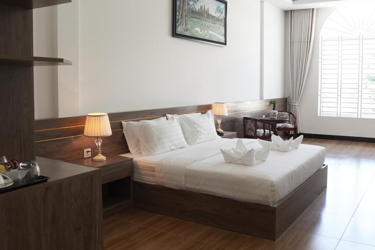 Apple Hotel Three - Near Pnh Airport Phnom Penh Exterior foto