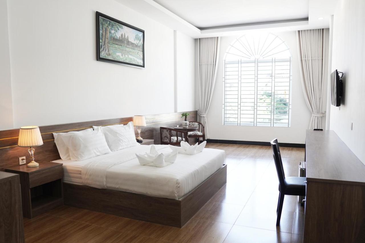 Apple Hotel Three - Near Pnh Airport Phnom Penh Exterior foto