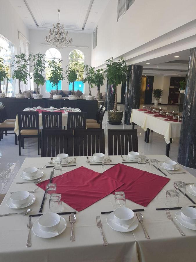 Apple Hotel Three - Near Pnh Airport Phnom Penh Exterior foto
