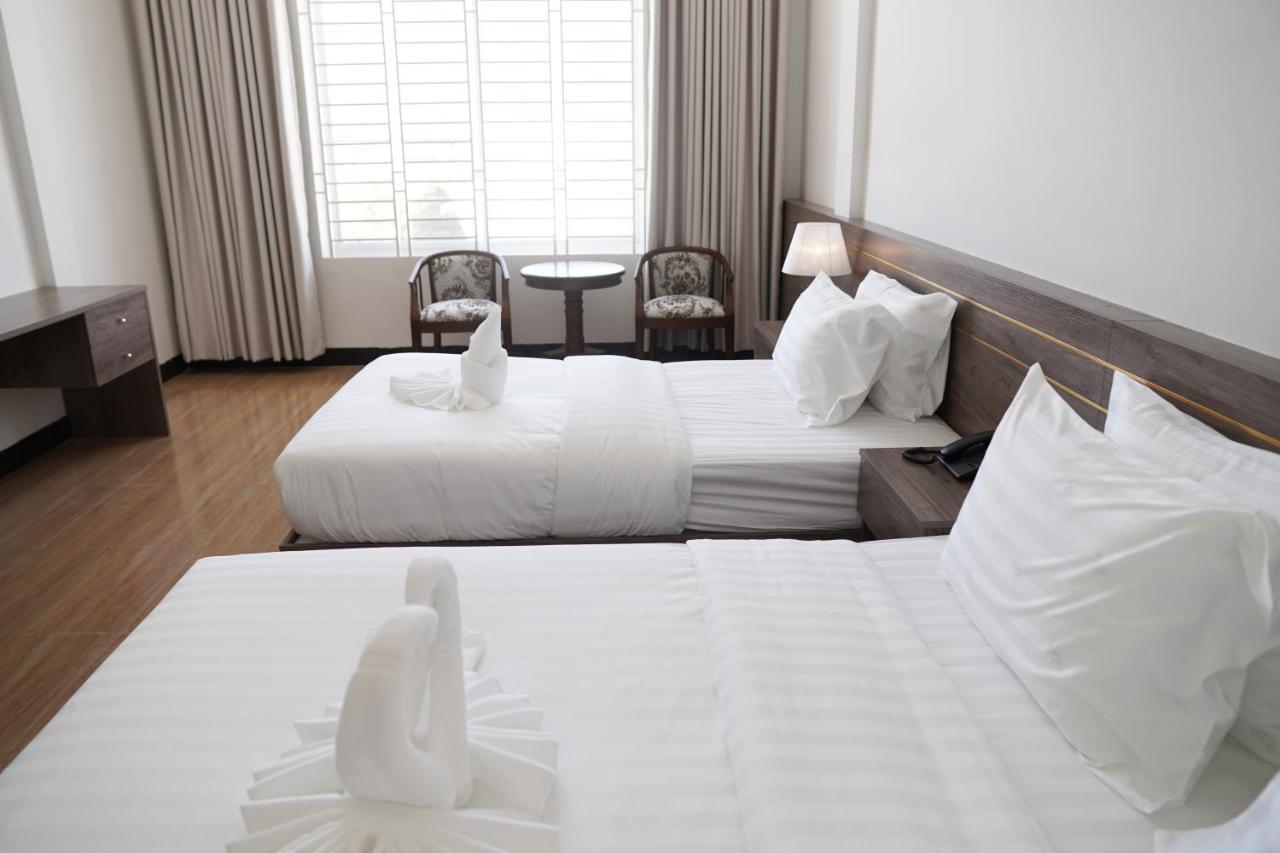 Apple Hotel Three - Near Pnh Airport Phnom Penh Exterior foto